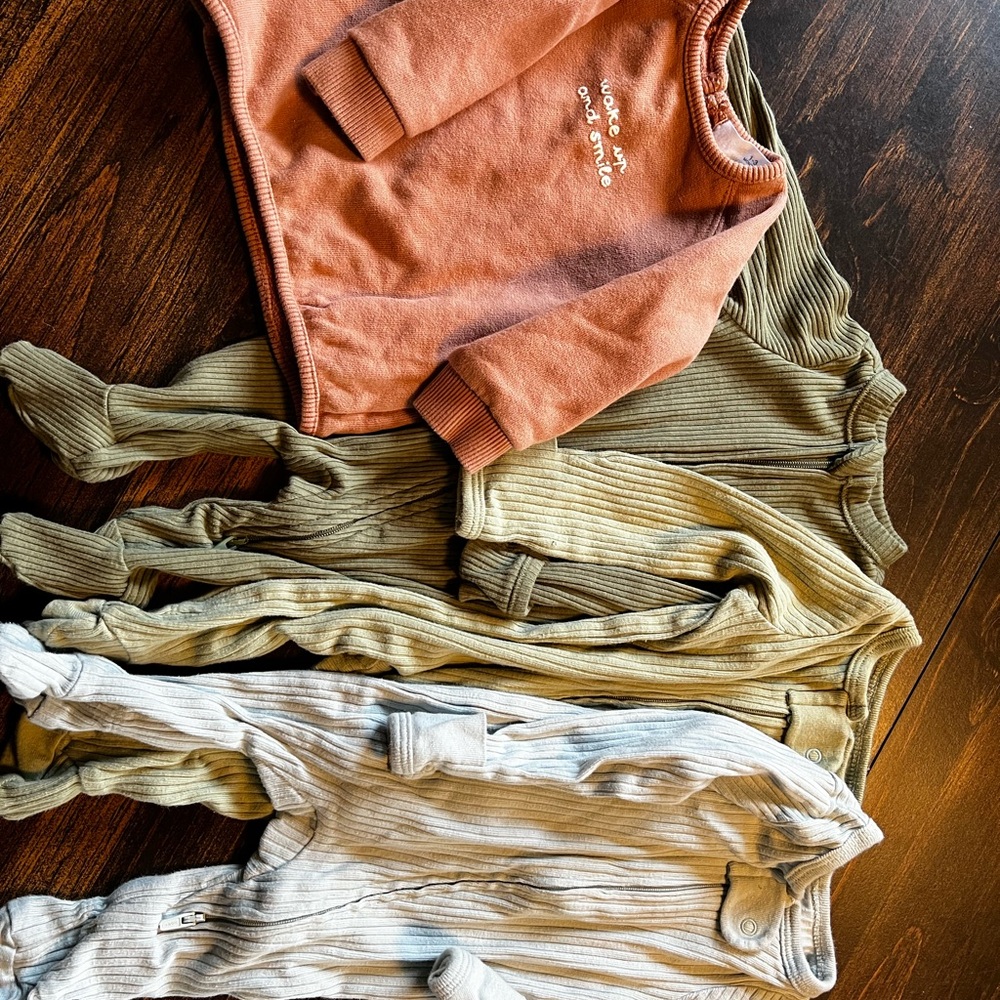 kate quinn Rust Orange and Olive Green Ribbed Footies Set